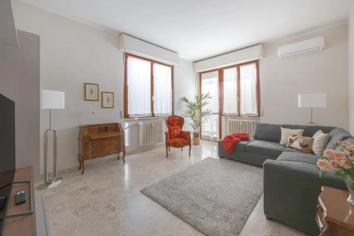 The Batoni Apartment Florence